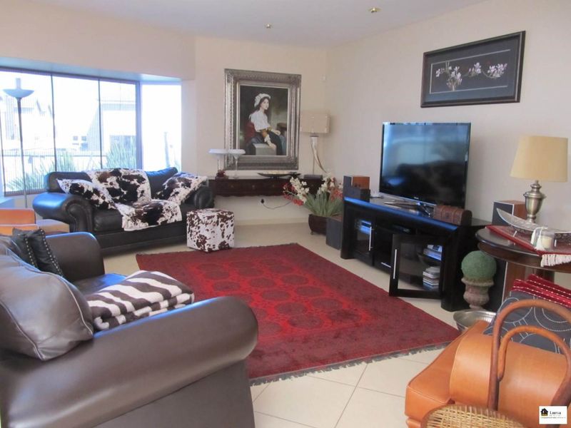 LUXURY DOUBLE STOREY HOUSE NEAR THE BEACH - Photo 10