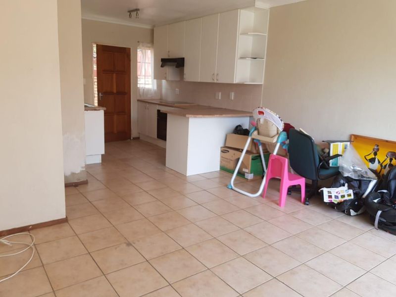 2 Bedroom Townhouse For Sale in Honeydew Ridge - Photo 8