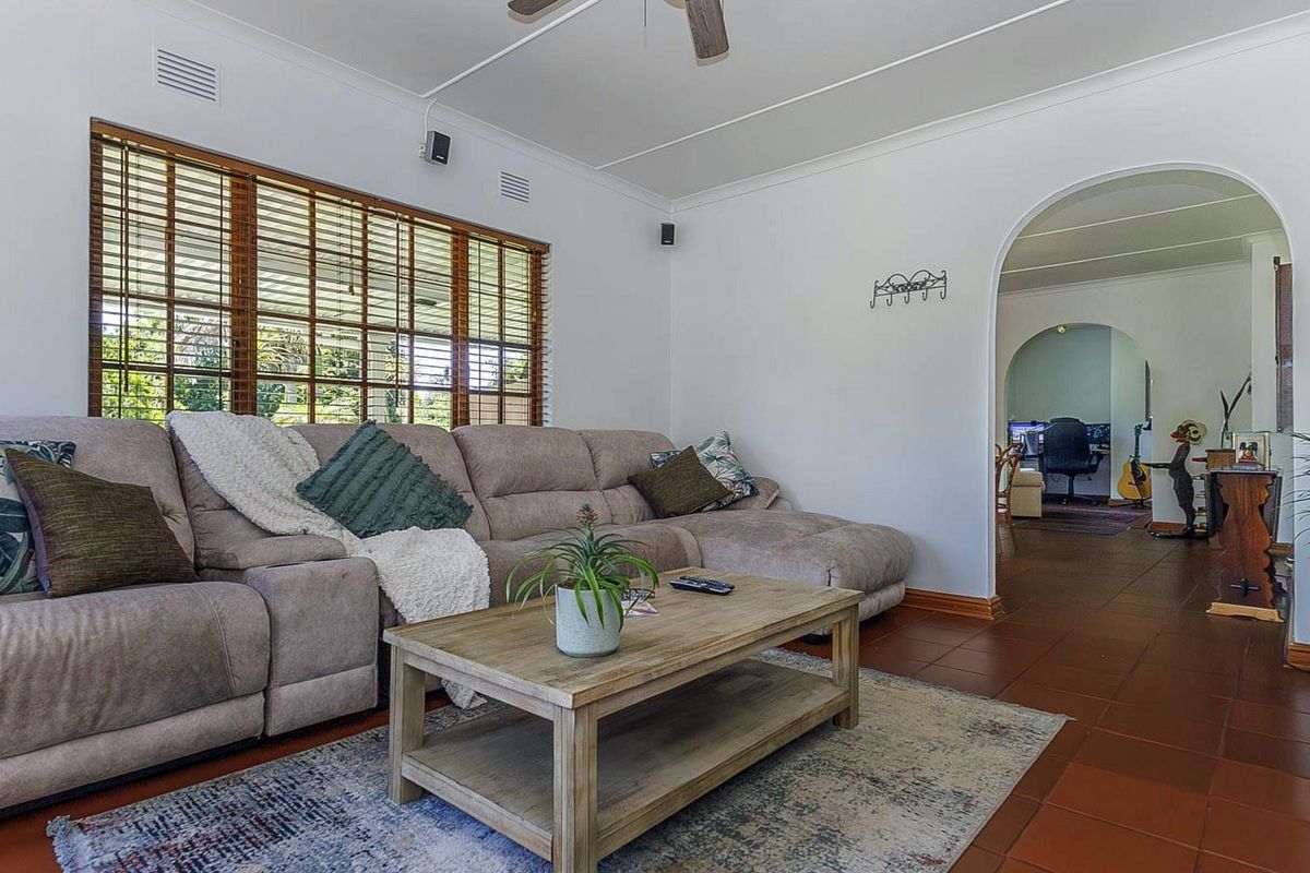 Elegant Hillcrest Sanctuary with Income-Generating Cottage - Photo 5