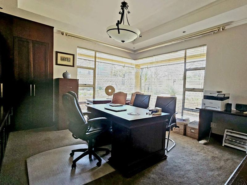 Exquisite Double Storey Haven In Heuwelsig Bloemfontein The Perfect Family Retreat - Photo 4