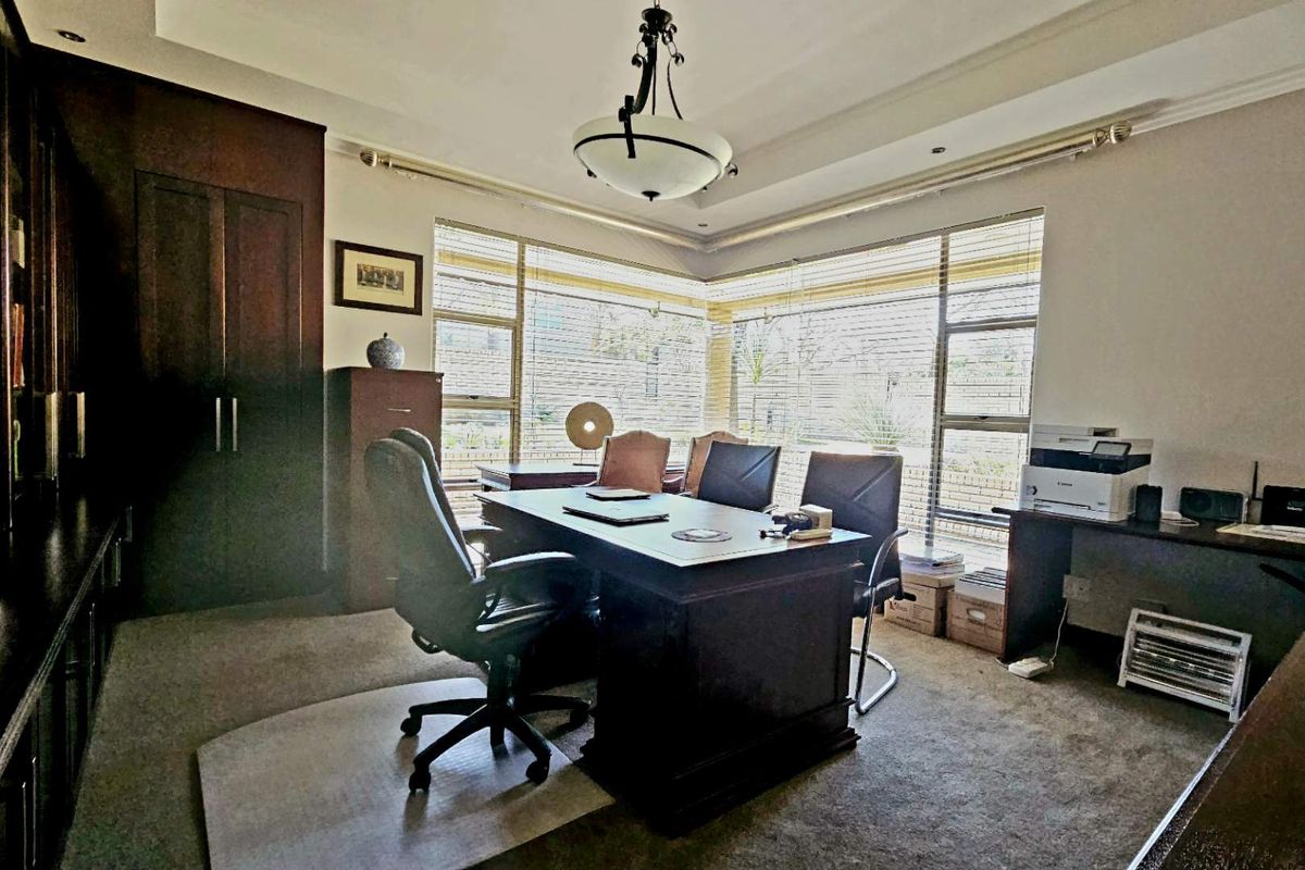 Exquisite Double Storey Haven In Heuwelsig Bloemfontein The Perfect Family Retreat - Photo 4