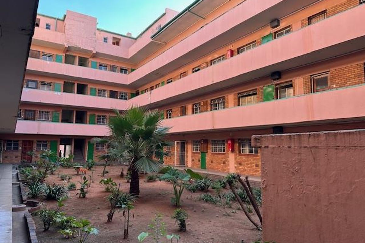 City Living Made Easy: Central Trevenna Gem! - Photo 2