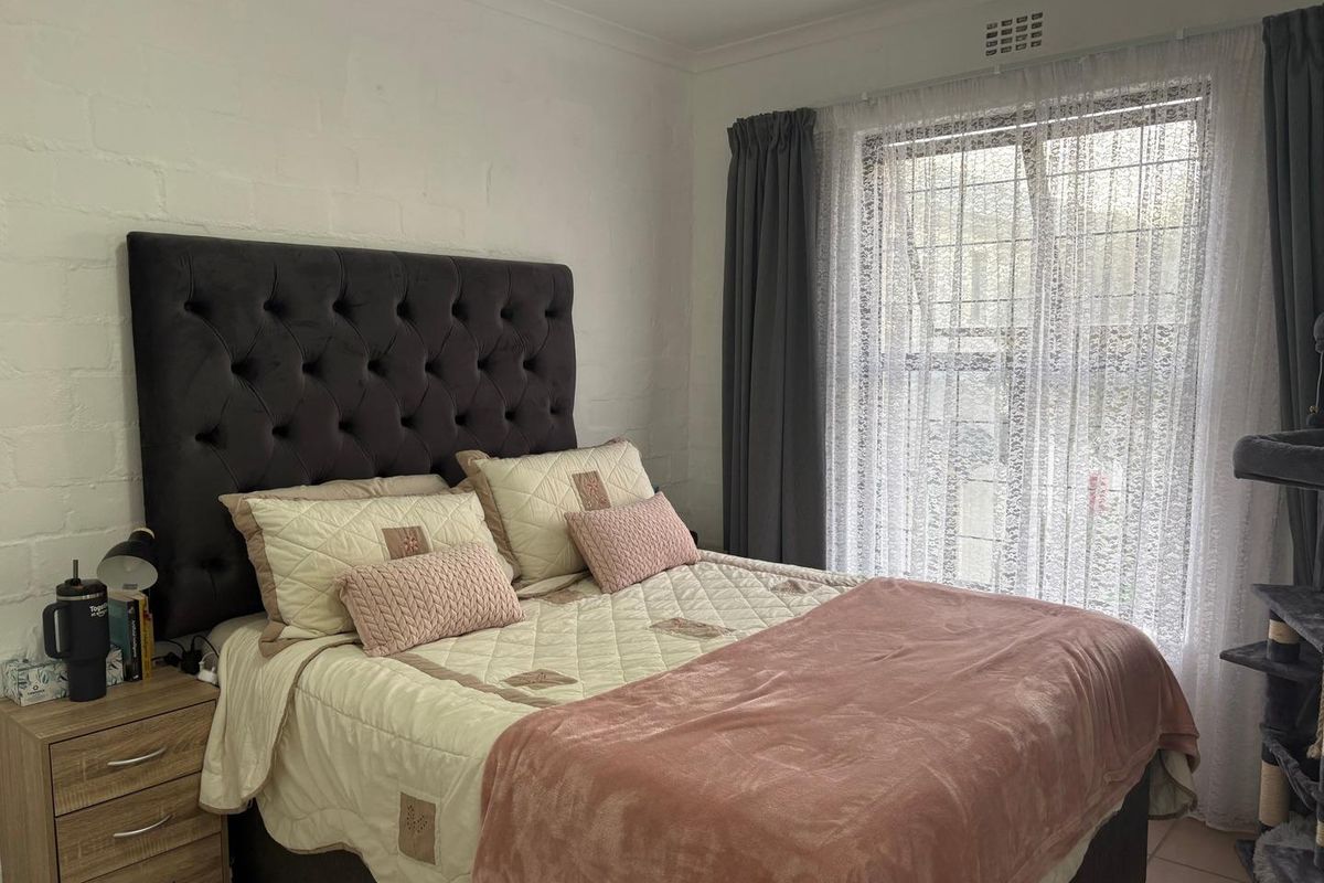 Lovely 2 bedroom duplex in Owerbosch West Beach - Photo 5