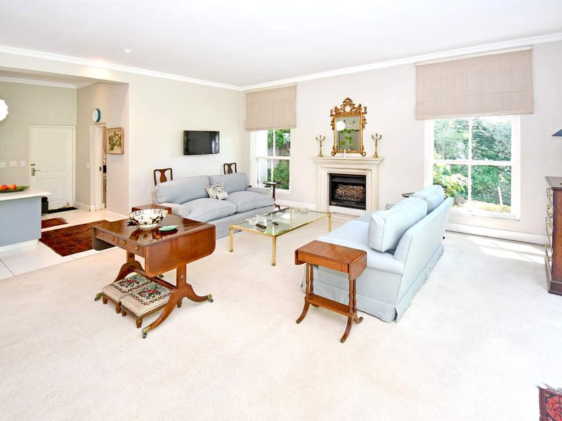 Luxury living within a secure Bryanston enclosure - Photo 9