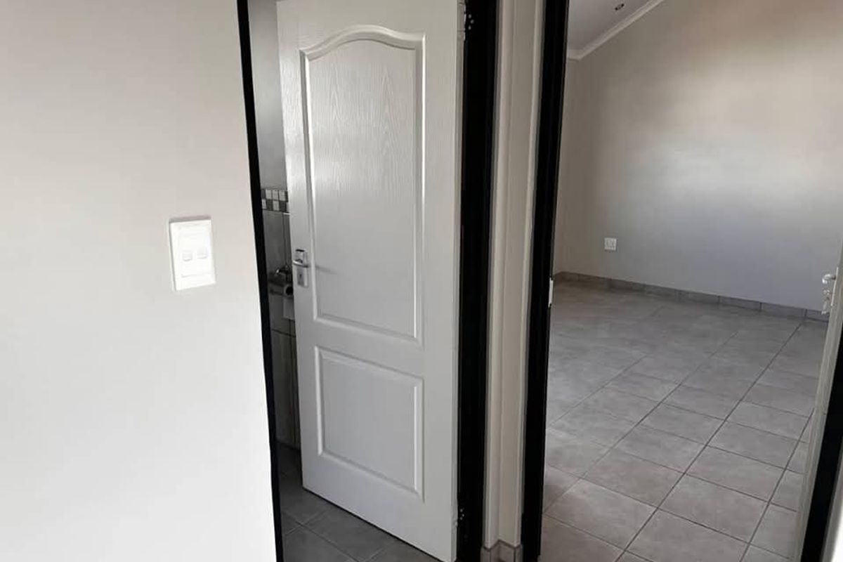 It's a quiet,  safe and secure community - Photo 5