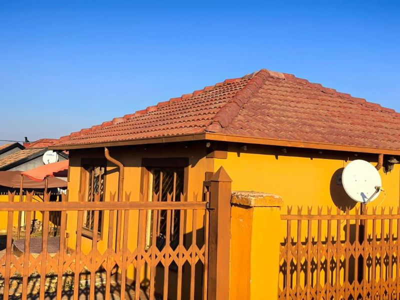 2 bedrooms house for sale in Soshanguve UU - Photo 2