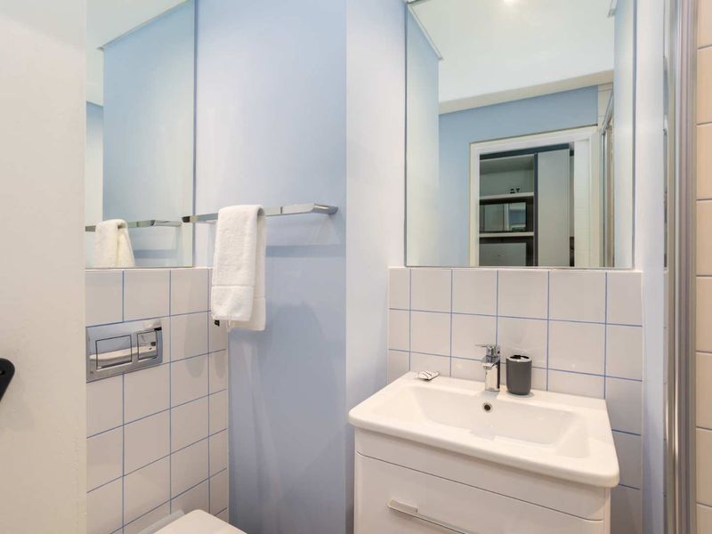 Fully Furnished Studio Apartment at Zeeland Pier in Foreshore, Cape Town - Photo 8