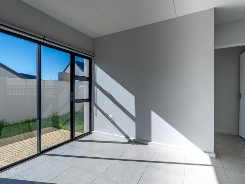2 Bedroom apartment with Garden - Photo 10