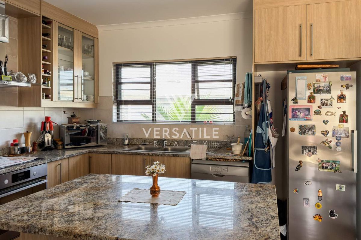 Hurry now! Your perfect townhouse retreat awaits. - Photo 4
