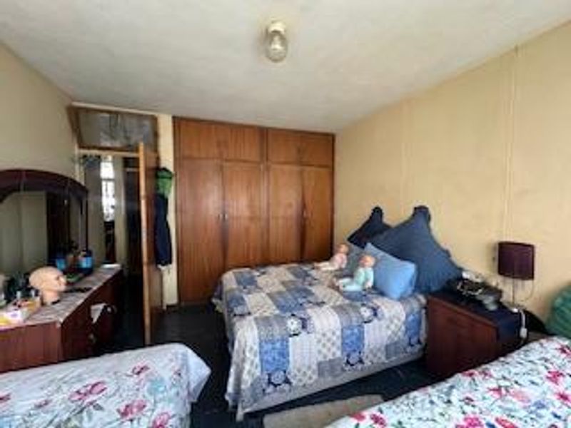 Smart Investment: Sunnyside 1-Bedroom! - Photo 7
