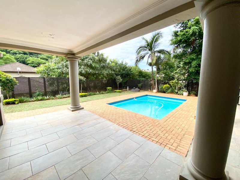 Hendra Estates - Stunning Freestanding Home In Security Estate In Prime La Lucia For Rent! - Photo 4