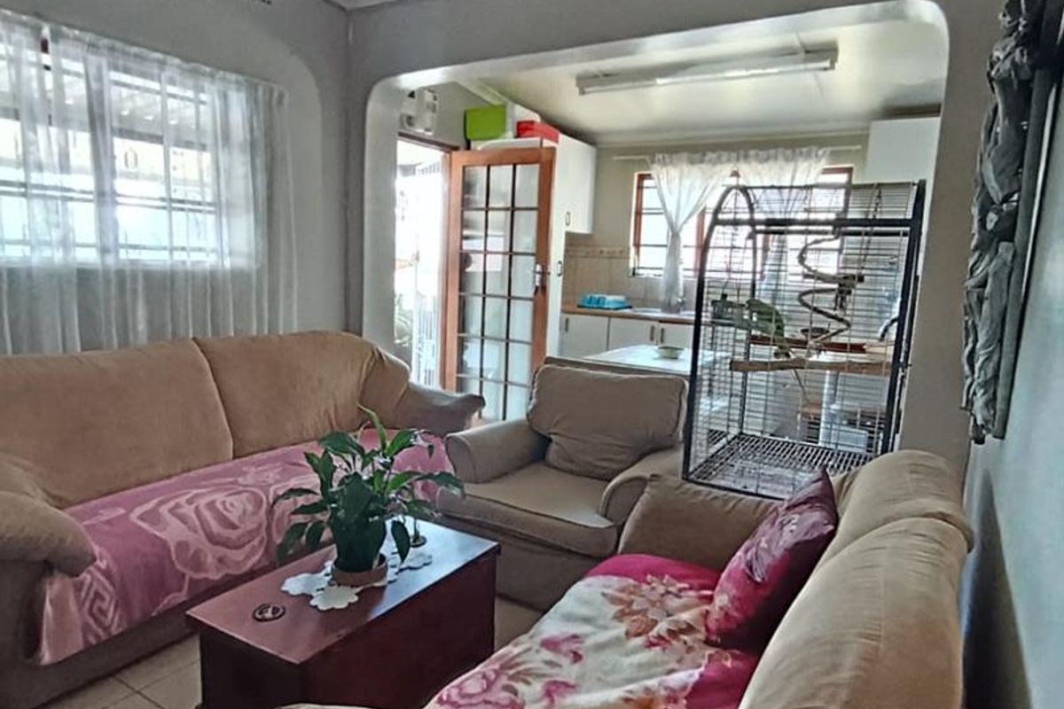 QUAINT AND QUIET COTTAGE - Photo 4