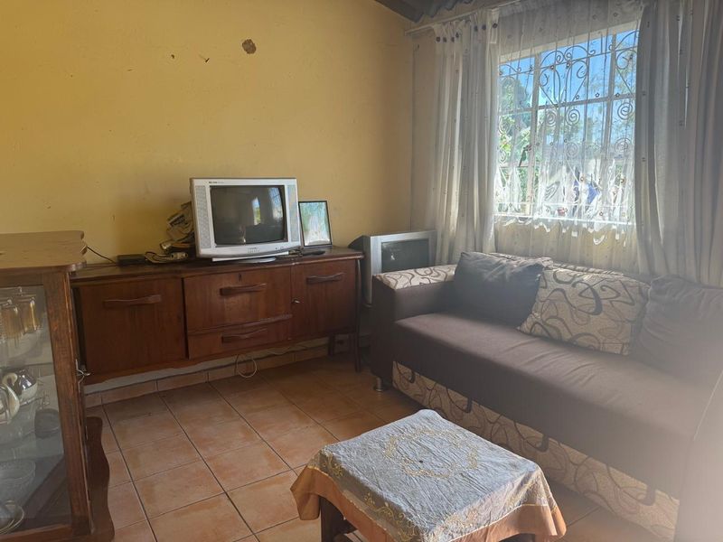 A Hidden Corner House In The Street Of Hammersdale Township - Photo 5