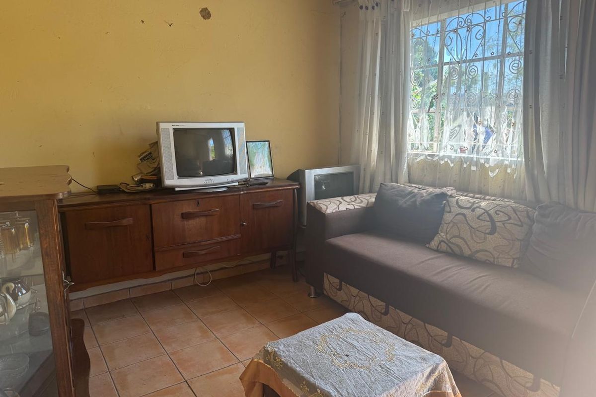 A Hidden Corner House In The Street Of Hammersdale Township - Photo 5