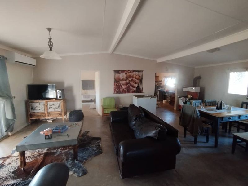 FOR SALE : AGRICULTURAL / GAME SMALL HOLDING, NAMIBIA - Photo 4