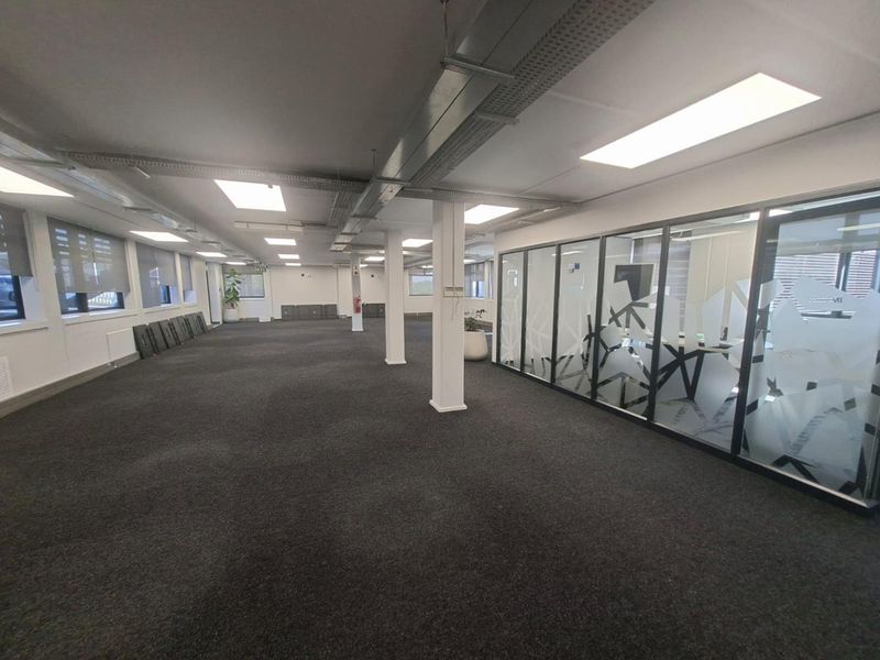 Premium 685m2 Office Space in Essex Gardens, Westville - Photo 4