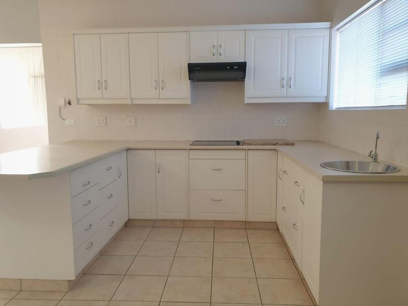 3 Bedroom House for Sale in Fijnbosch Park - Photo 3