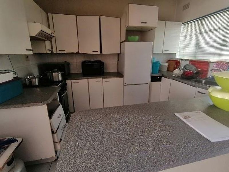 Ideal for first time buyers, young couples and/or a small family. - Photo 4