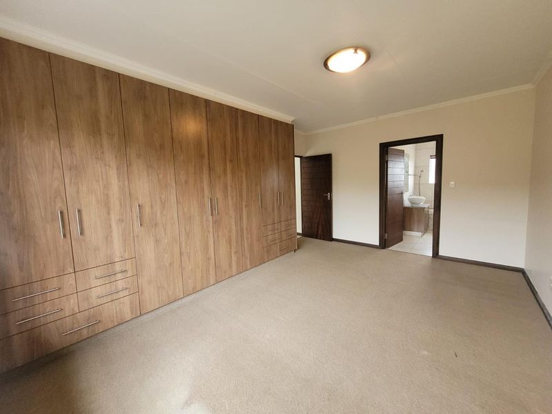 Urban Village George 3 Bedroom House For Sale - Photo 7