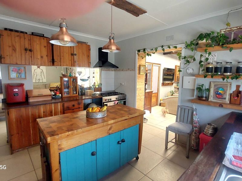 Coastal Living with Office, Flatlet & Pool for sale in Port Alfred - Photo 6