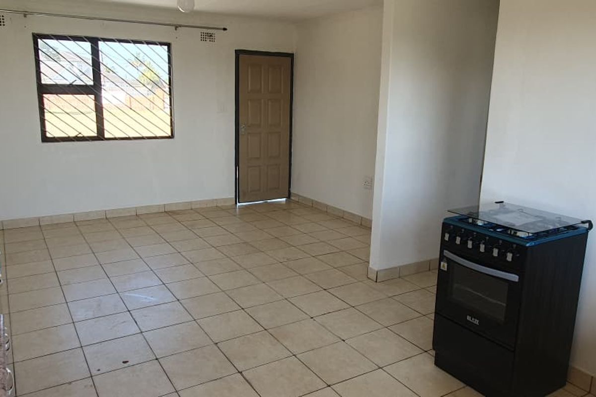 Welcome to this charming single-family home available for rent in the sought-after neighborhood of Brackenham. - Photo 4