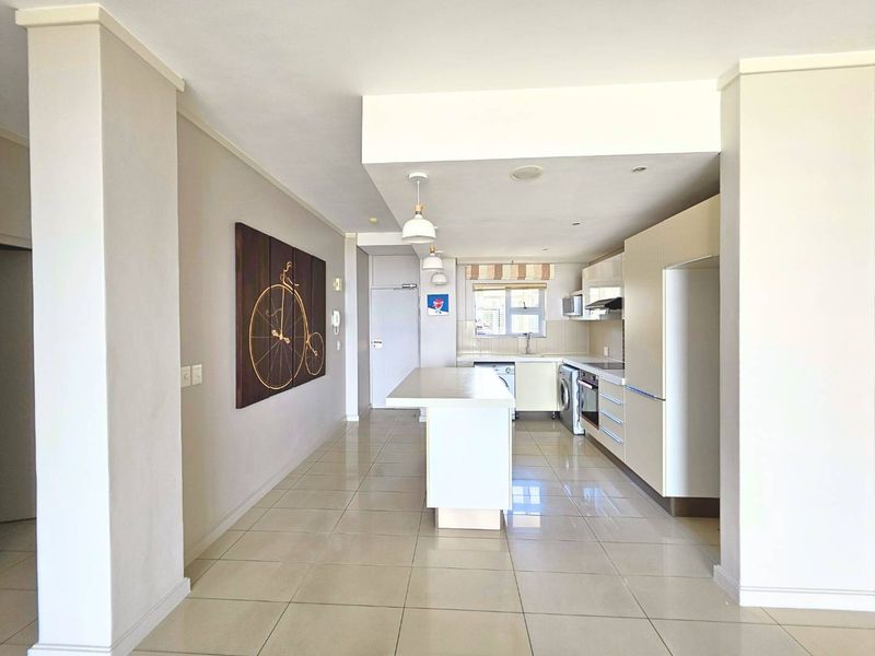 Modern 2-Bedroom Apartment with Stunning Views at Montclare Place - Photo 4