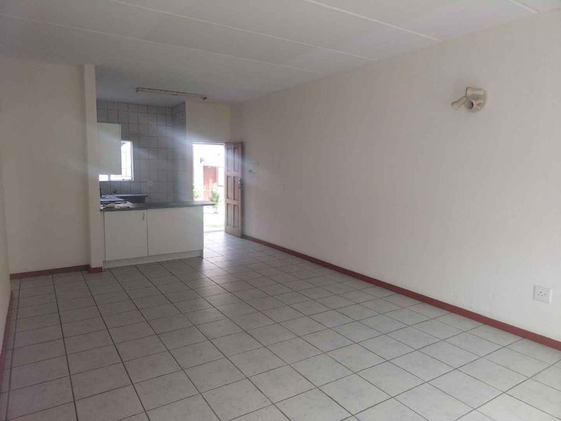 2 Bed , 1 bath ground floor unit for sale - Photo 3