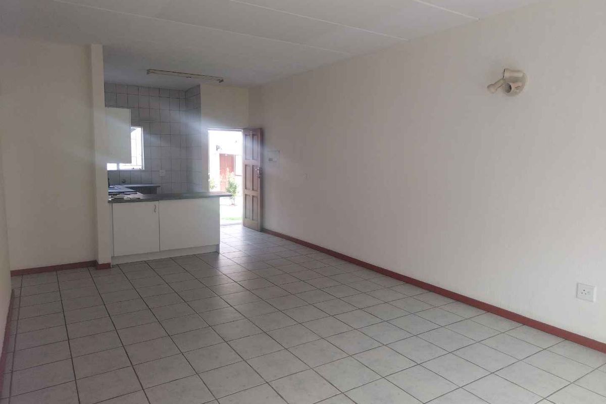 2 Bed , 1 bath ground floor unit for sale - Photo 3