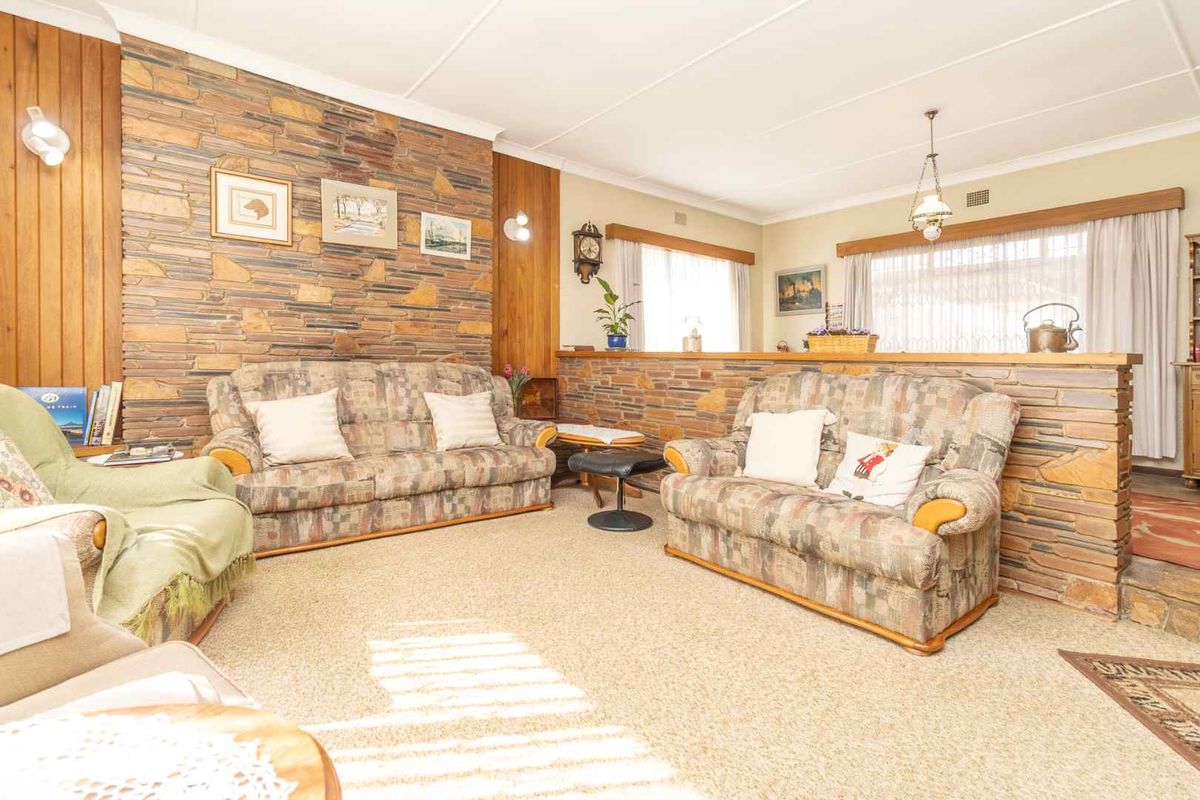 Well built and much loved home looking for new owner! - Photo 3