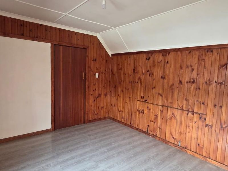 1 Bedroom Cottage on Shared Property - Photo 6