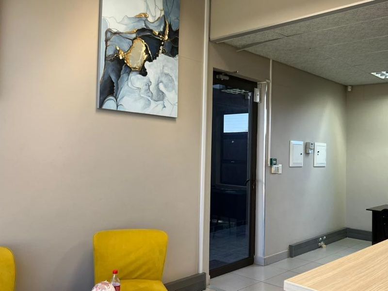OFFICE SPACE TO LET | WINDHOEK CBD | N$20,000 P/M - Photo 3