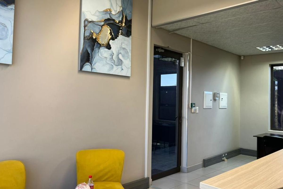 OFFICE SPACE TO LET | WINDHOEK CBD | N$20,000 P/M - Photo 3