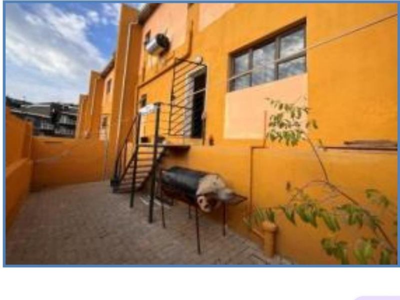 Townhouse for Sale - Photo 2