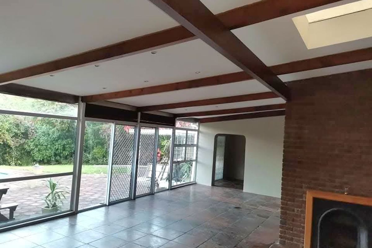 STUNNING FAMILY HOME IN PRIME LOCATION - WESTVILLE - Photo 3