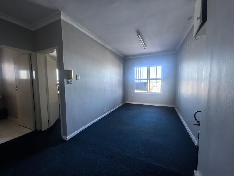 65m2 office space to let in newton park - Photo 5