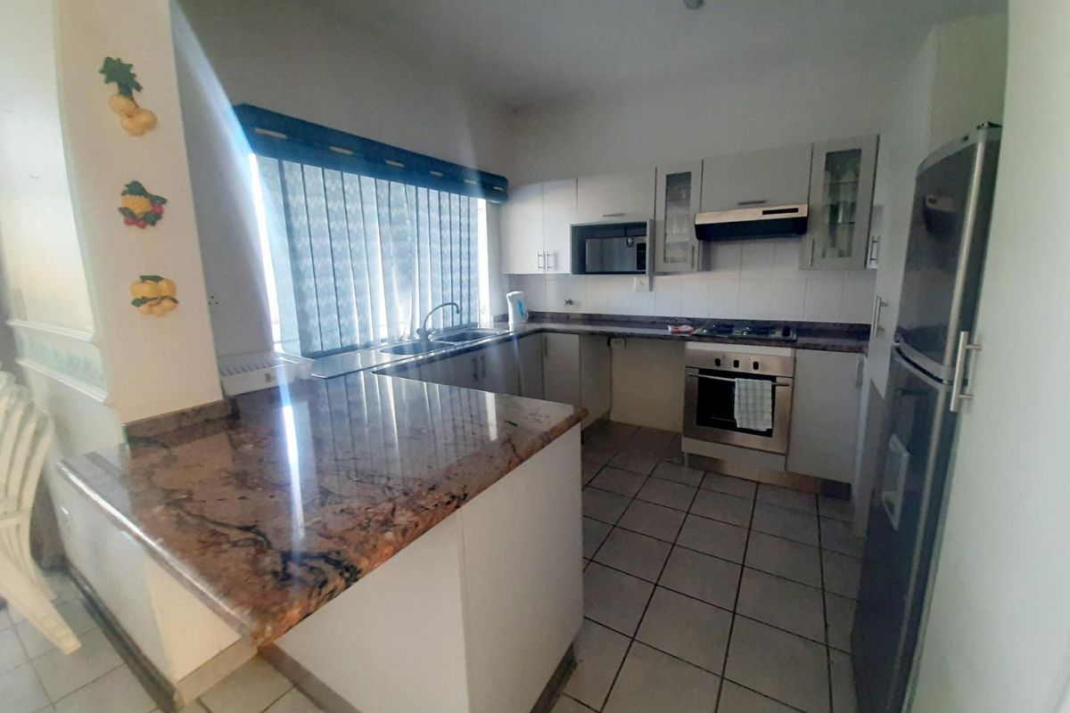 Beautiful Townhouse For Sale in Ballito - Photo 2