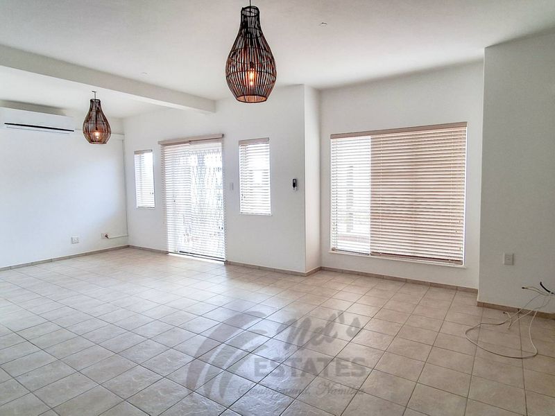 Modern Townhouse For Sale in Vogelstrand, Swakopmund - Photo 4