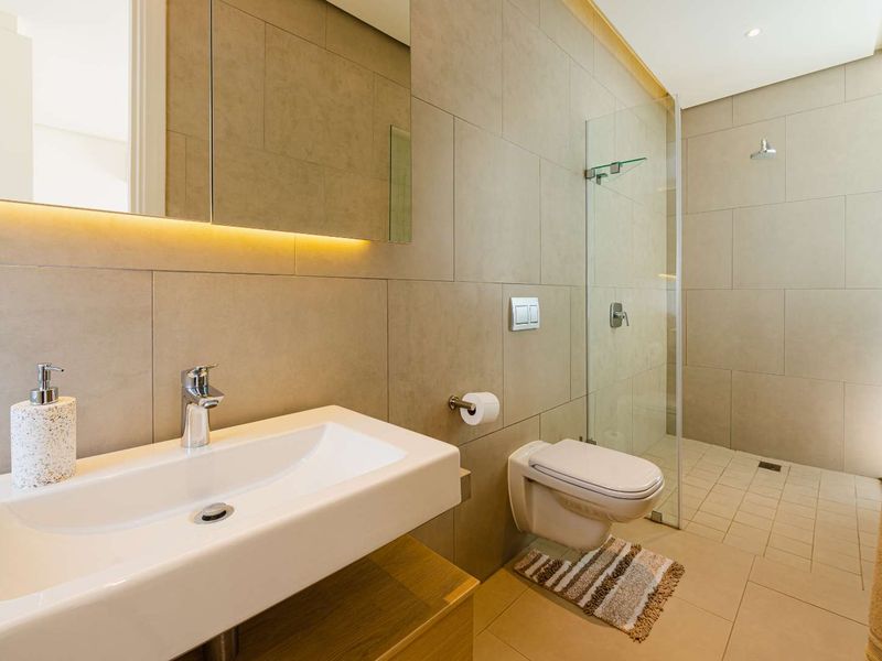 Luxury two-bedroom Polo Village apartment available to rent on Val de Vie Estate - Photo 10