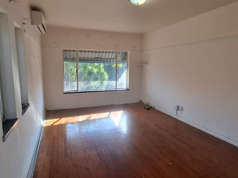 Cozy Essenwood Apartment Near Atrium Mall - Secured Parking & Fully Air Conditioned !! - Photo 8
