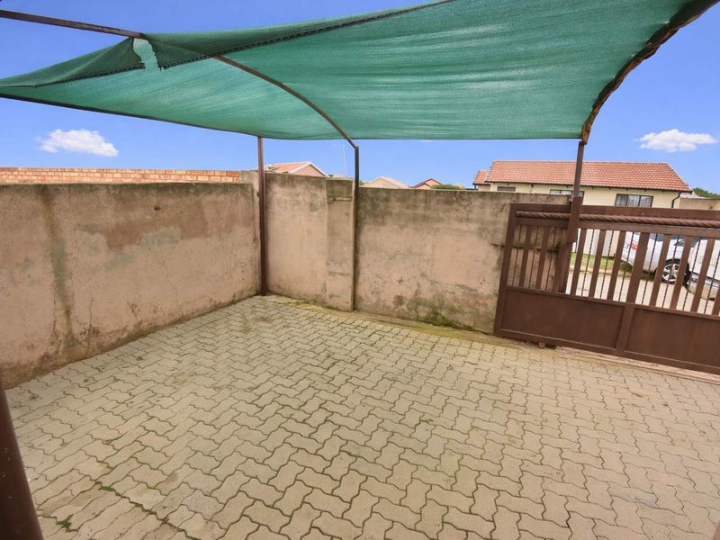 Beautiful Home in QUANTUM - Photo 3