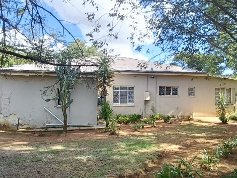 THIS HOUSE IS VERY COMFORTABLE INSIDE.  NICE WOODEN FLOORS. LARGE YARD. PRICE  AFFORDABLE. - Photo 6