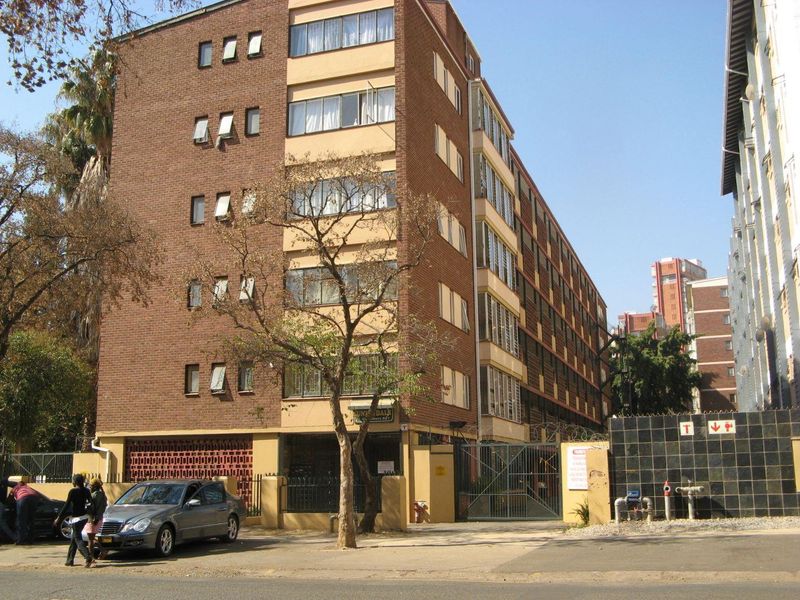 1.5 BEDROOM FLAT TO RENT IN SUNNYSIDE - Photo 3