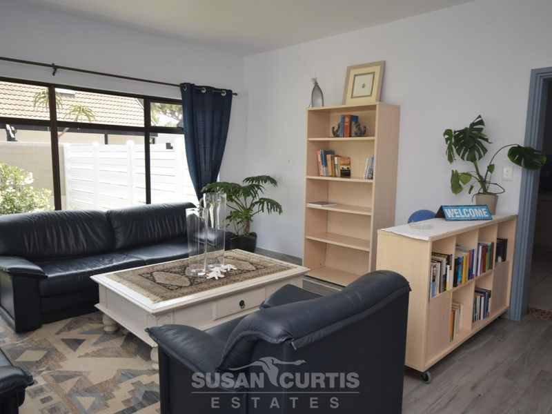 BEACHFRONT HOUSE FOR SALE IN VINETA, SWAKOPMUND - Photo 7