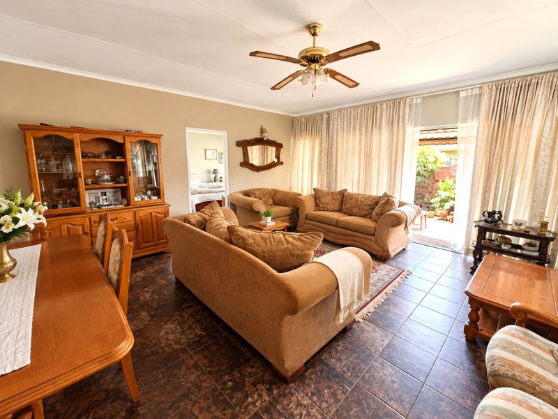 A Warm Welcome, A Private Garden & A Place to Call Home - Exclusive Mandate - Photo 4