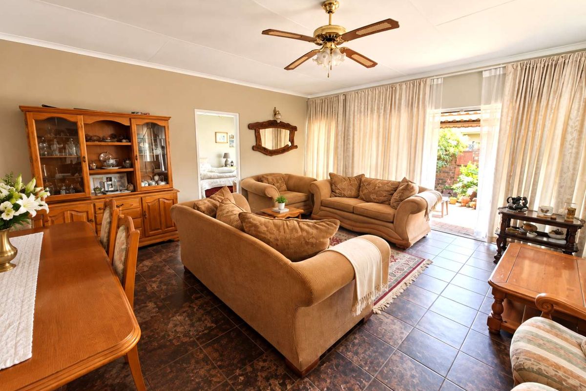 A Warm Welcome, A Private Garden & A Place to Call Home - Exclusive Mandate - Photo 4