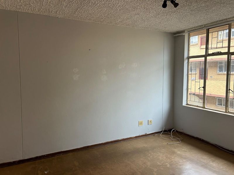 2 bedroom apartment in Pretoria west - Photo 6
