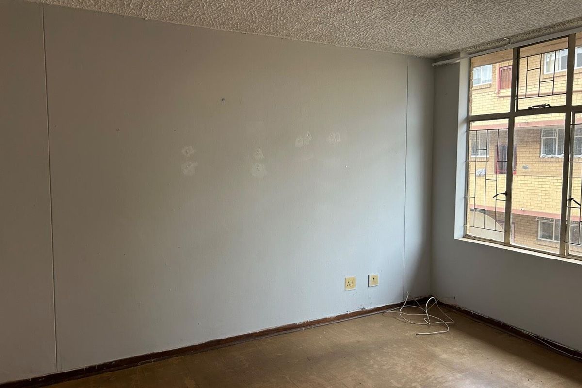 Modern 2-Bedroom Apartment Close to Schools & Hospitals - Photo 4