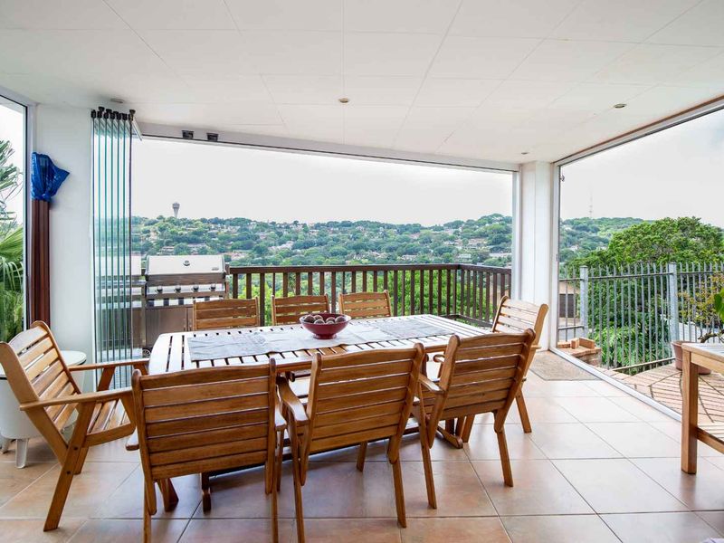 Immaculate elevated 3 bedroom home with stunning inland views - Photo 9