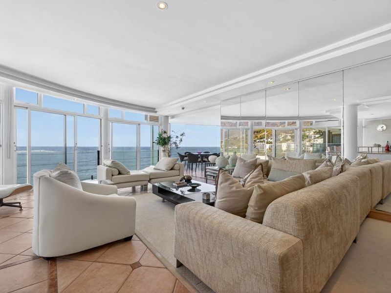 Prime Clifton Living: Secure, Spacious, and Scenic. - Photo 2