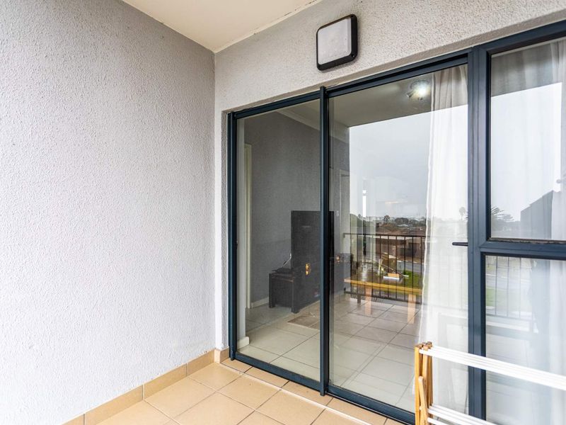 Blissful 2 Bedroom Apartment For Sale In Burgundy Estate - Photo 8